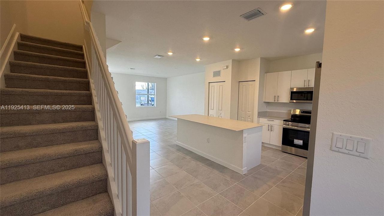 出租: $2,300 (3 贝兹, 2 浴室, 0 平方英尺)