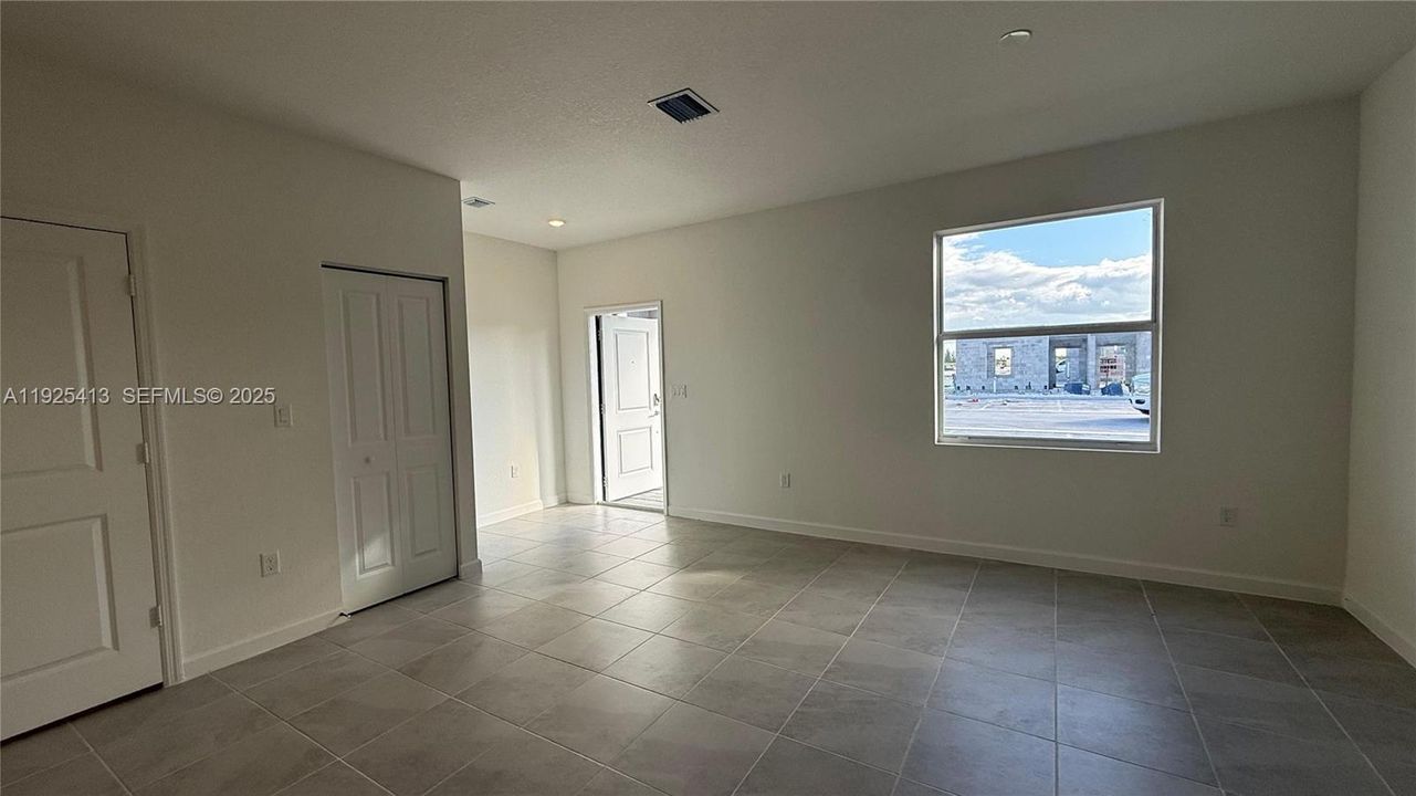 出租: $2,300 (3 贝兹, 2 浴室, 0 平方英尺)