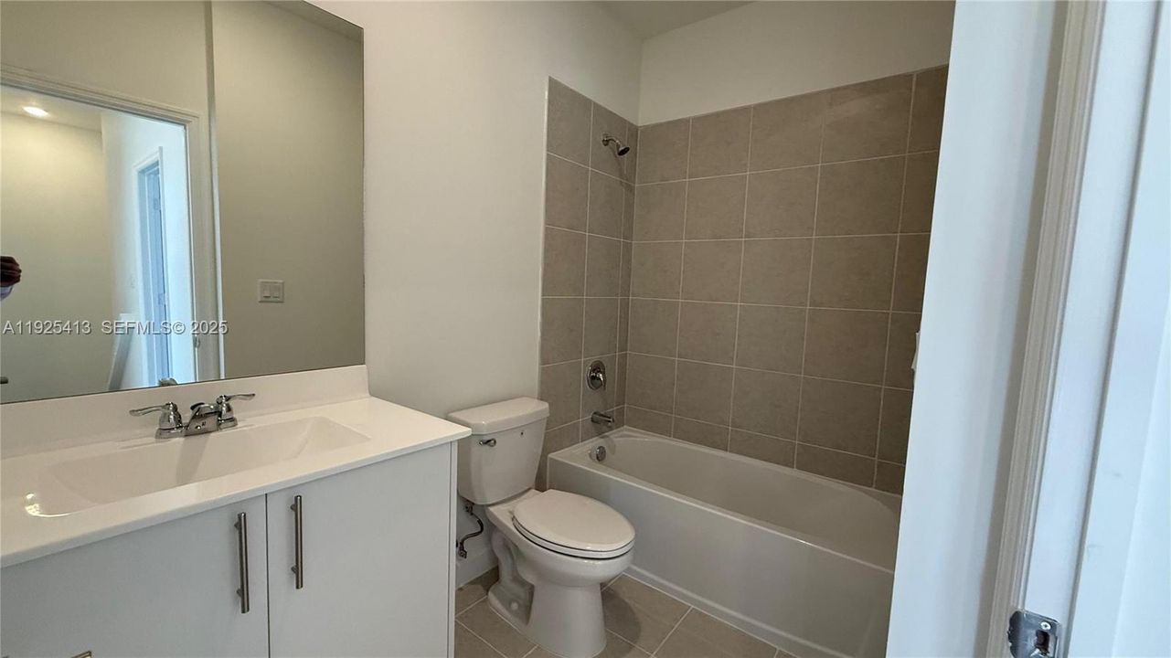 出租: $2,300 (3 贝兹, 2 浴室, 0 平方英尺)