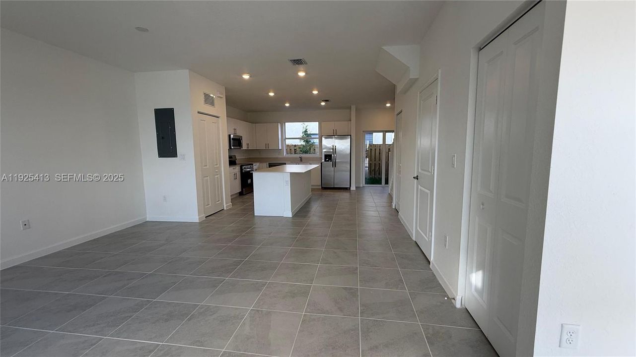 出租: $2,300 (3 贝兹, 2 浴室, 0 平方英尺)