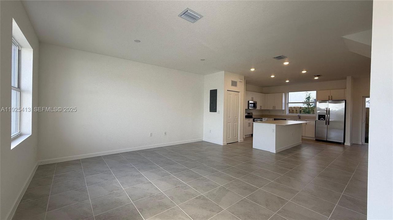 出租: $2,300 (3 贝兹, 2 浴室, 0 平方英尺)