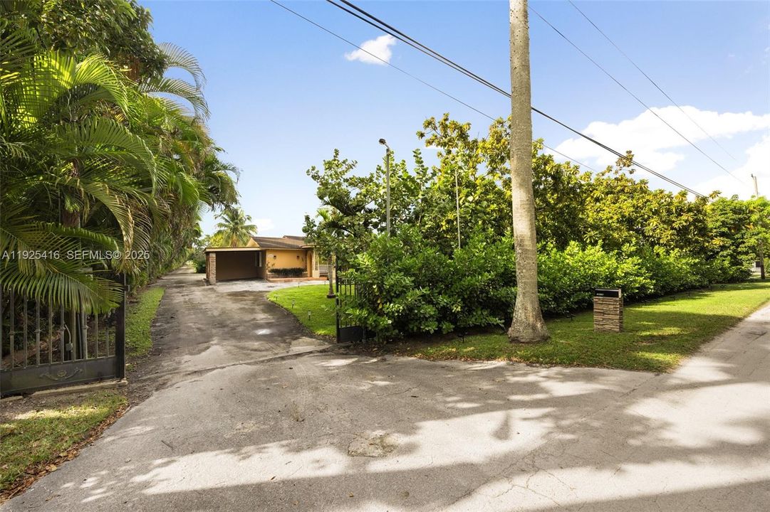 For Sale: $1,700,000 (4 beds, 4 baths, 4238 Square Feet)