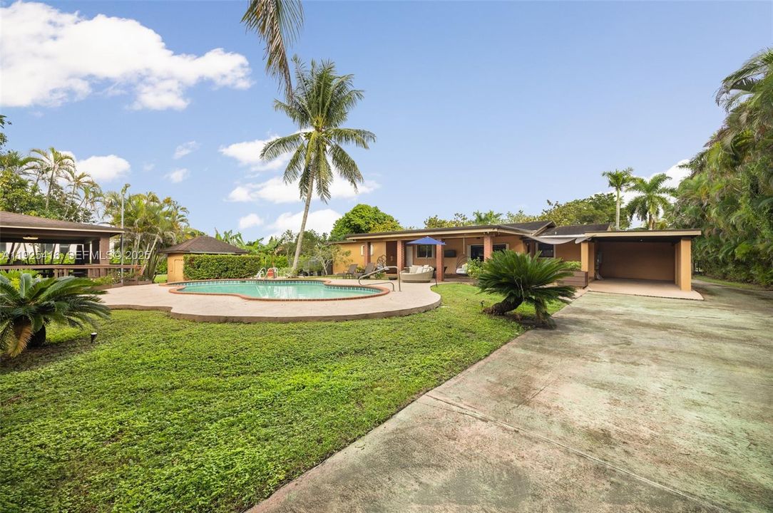 For Sale: $1,700,000 (4 beds, 4 baths, 4238 Square Feet)