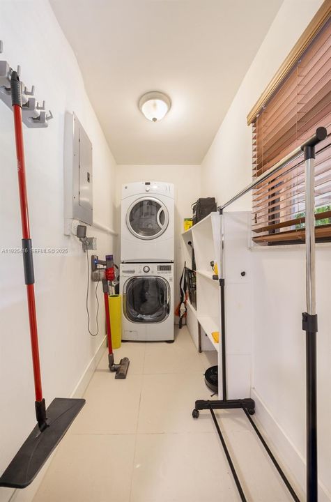 For Sale: $1,700,000 (4 beds, 4 baths, 4238 Square Feet)