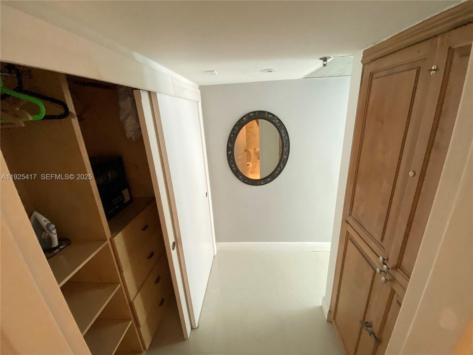 For Sale: $400,000 (0 beds, 1 baths, 470 Square Feet)