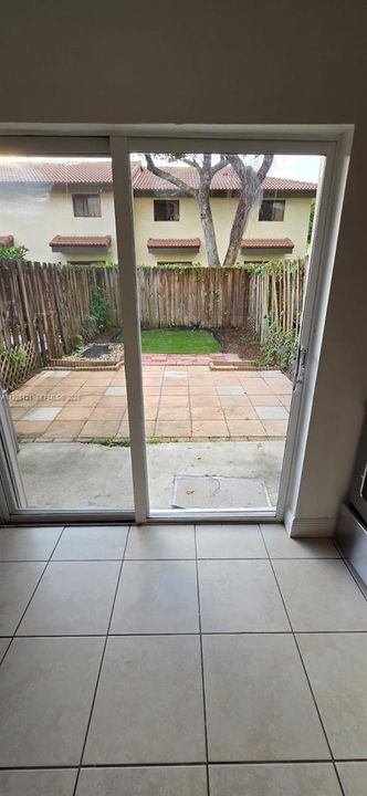 For Sale: $340,000 (2 beds, 2 baths, 954 Square Feet)