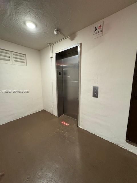 待售: $274,999 (2 贝兹, 1 浴室, 866 平方英尺)