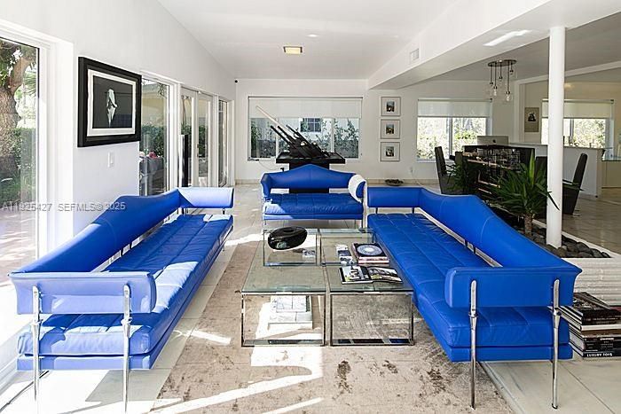 For Rent: $10,000 (4 beds, 3 baths, 2252 Square Feet)