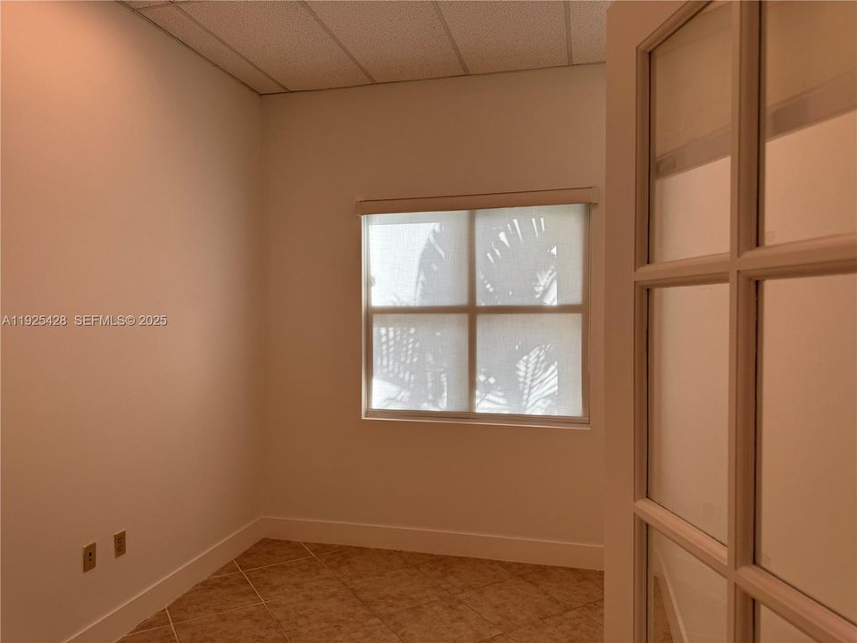 В аренду: $3,400 (0 спален, 0 ванн, 0 Квадратных фут)