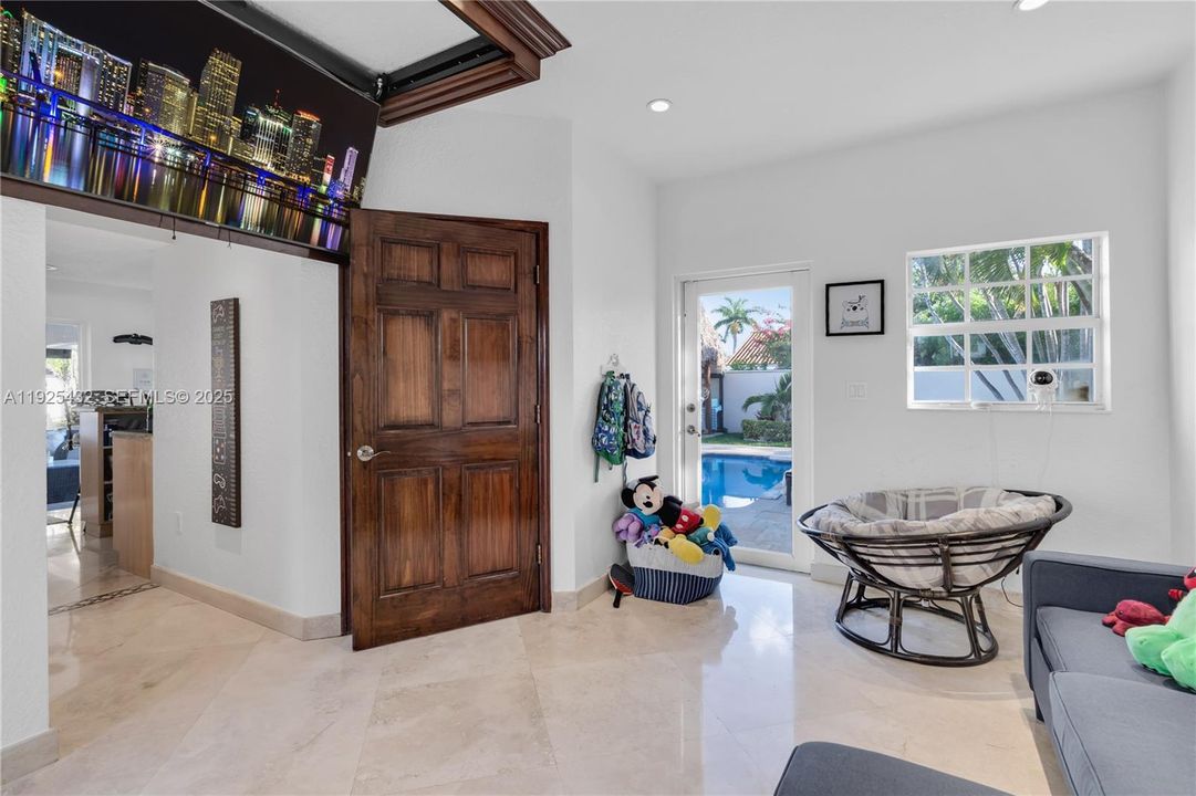 For Sale: $1,400,000 (4 beds, 4 baths, 3892 Square Feet)