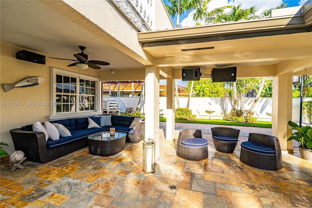 For Sale: $1,400,000 (4 beds, 4 baths, 3892 Square Feet)