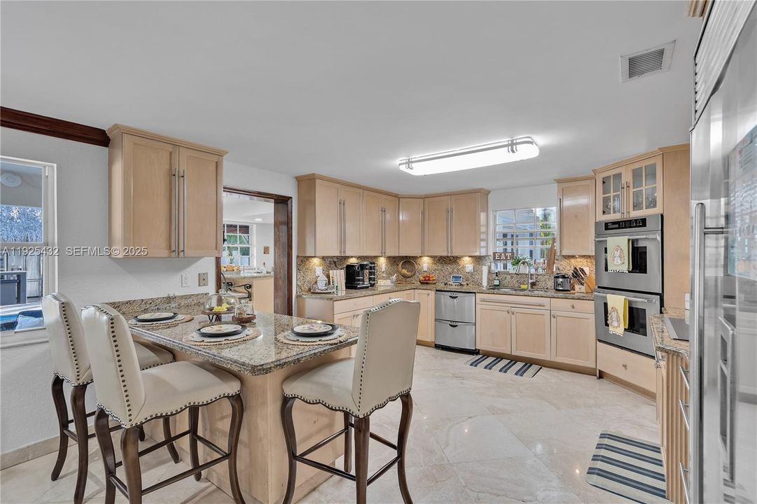 For Sale: $1,400,000 (4 beds, 4 baths, 3892 Square Feet)