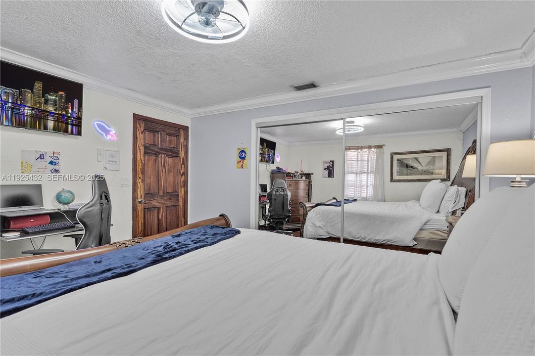 For Sale: $1,400,000 (4 beds, 4 baths, 3892 Square Feet)