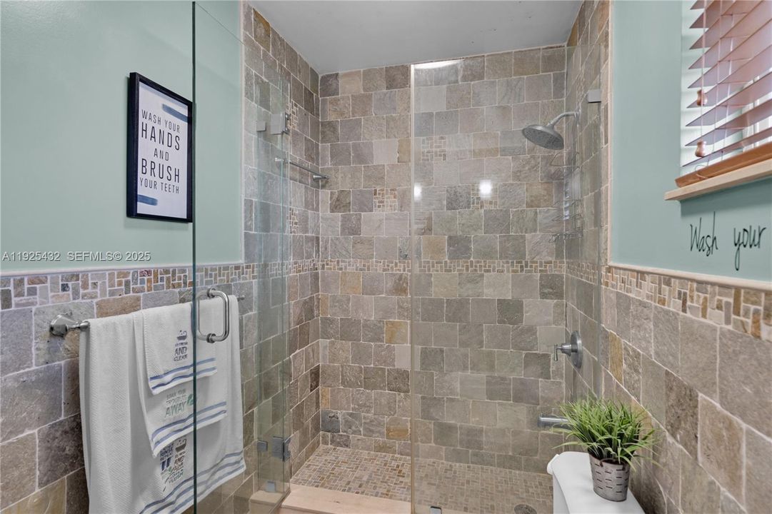 For Sale: $1,400,000 (4 beds, 4 baths, 3892 Square Feet)