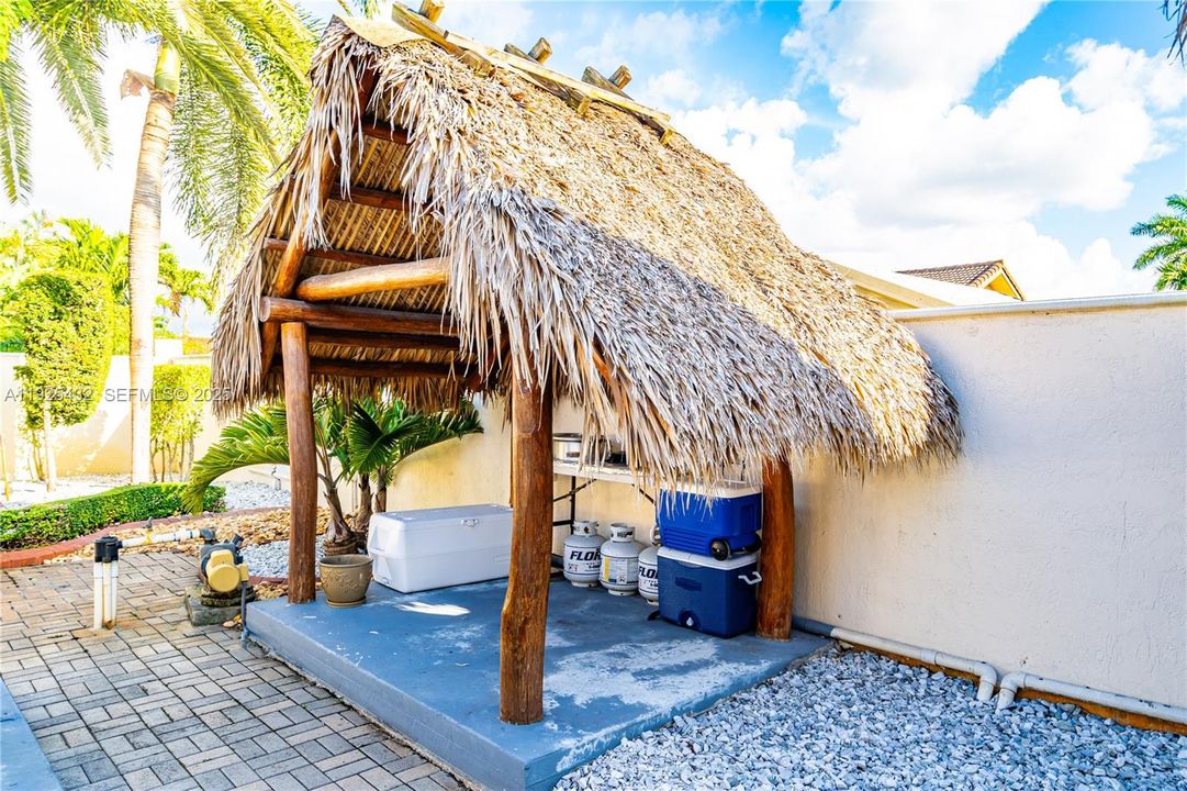 For Sale: $1,400,000 (4 beds, 4 baths, 3892 Square Feet)