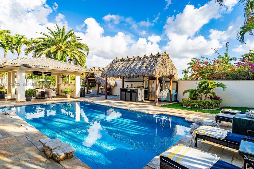 For Sale: $1,400,000 (4 beds, 4 baths, 3892 Square Feet)