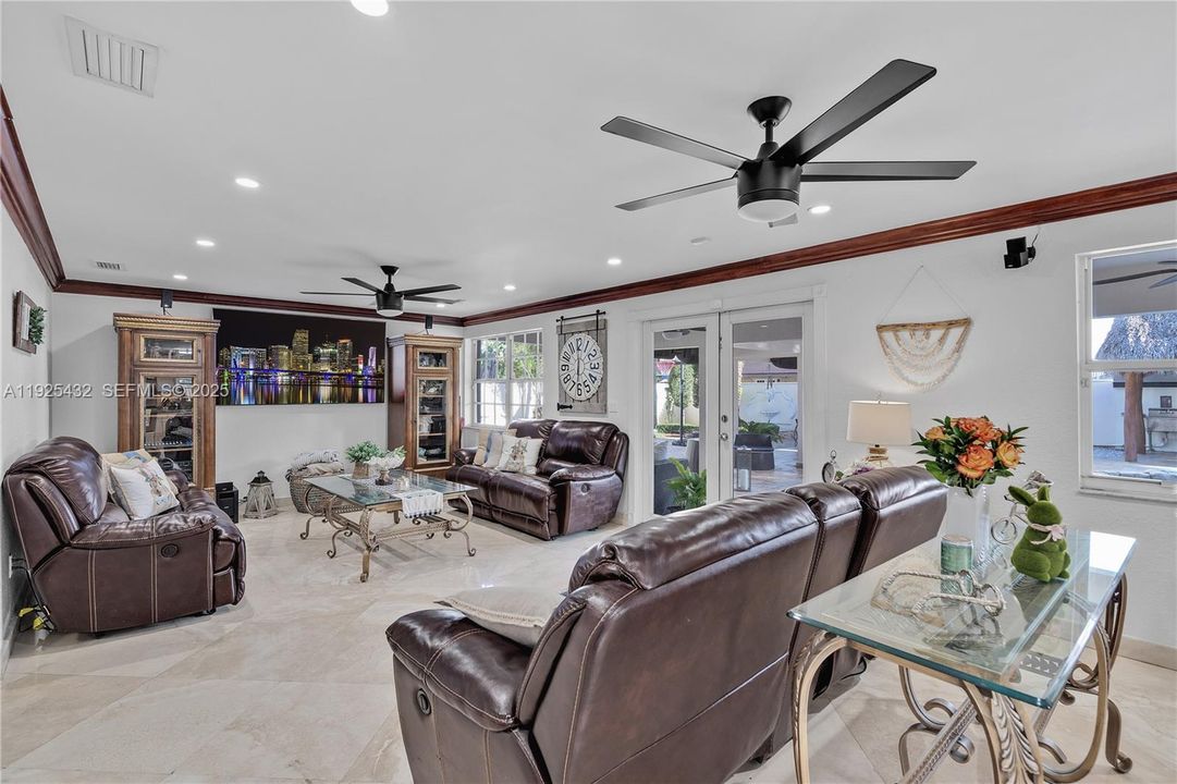 For Sale: $1,400,000 (4 beds, 4 baths, 3892 Square Feet)