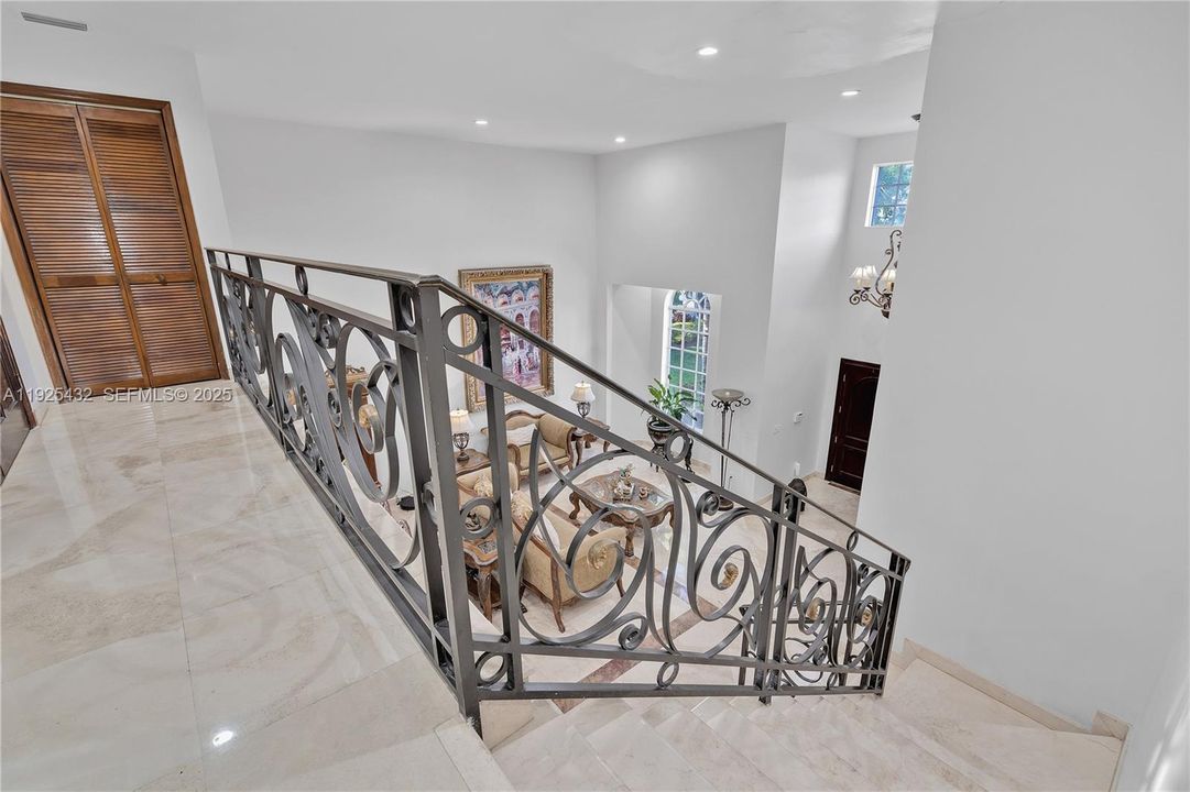 For Sale: $1,400,000 (4 beds, 4 baths, 3892 Square Feet)