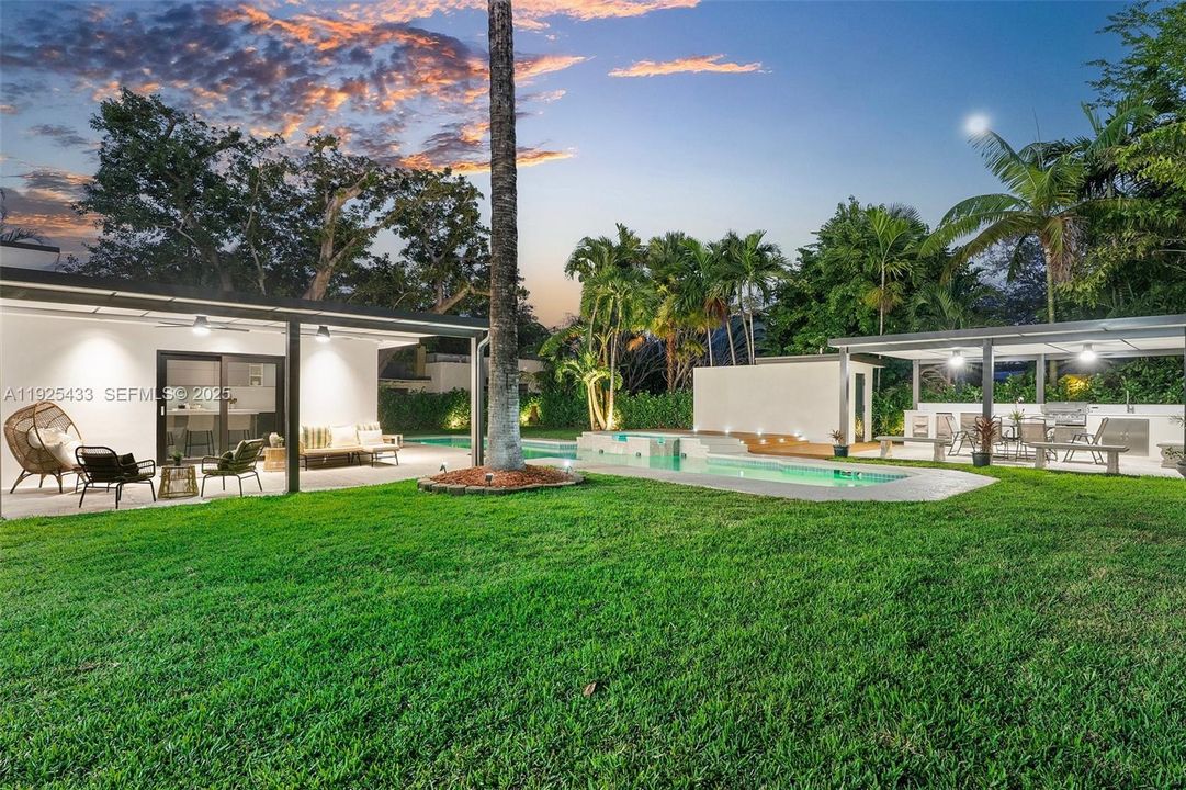 For Sale: $2,200,000 (4 beds, 4 baths, 2060 Square Feet)