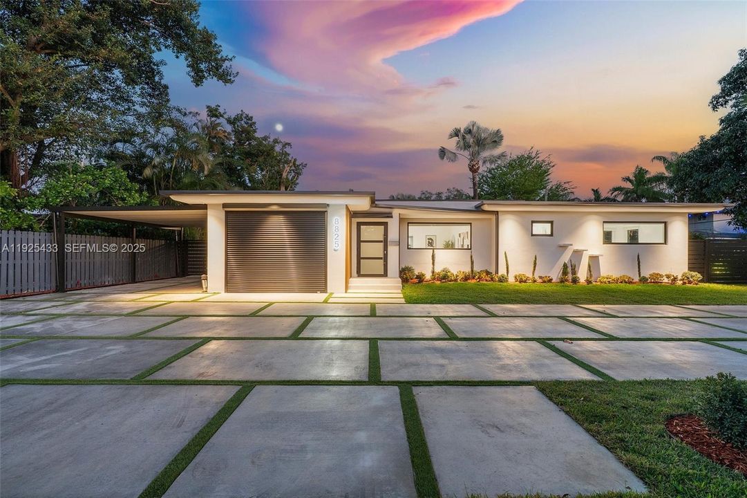 For Sale: $2,200,000 (4 beds, 4 baths, 2060 Square Feet)