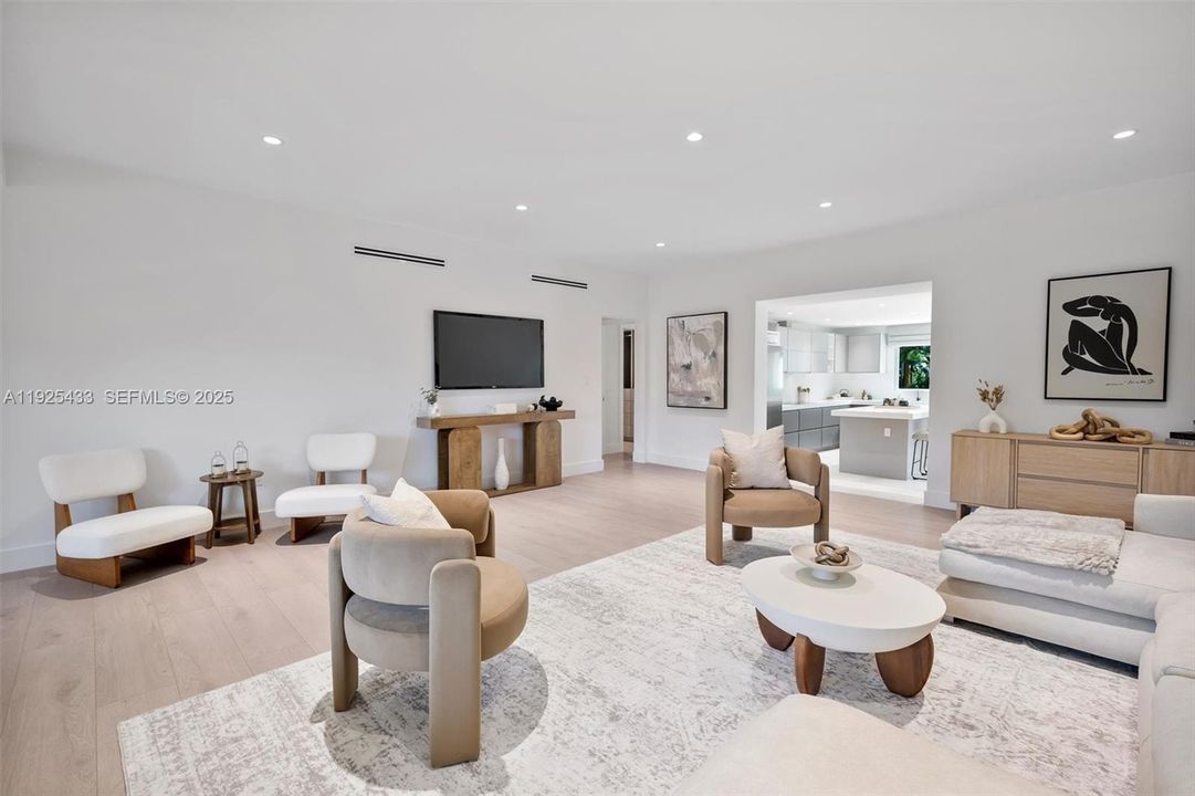 For Sale: $2,200,000 (4 beds, 4 baths, 2060 Square Feet)