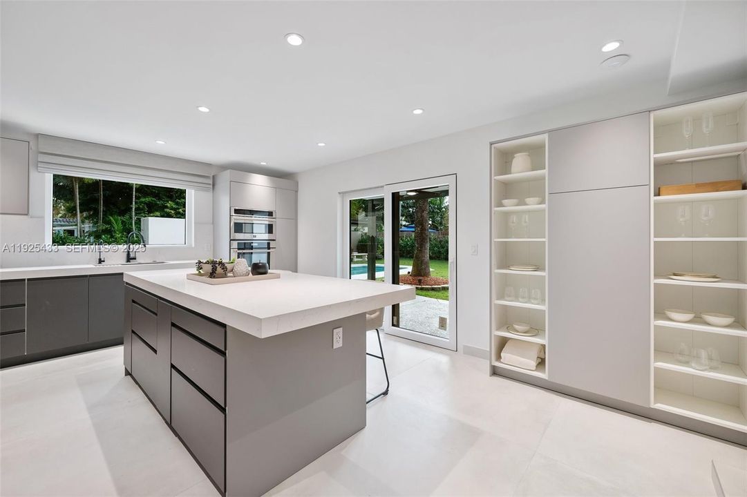 For Sale: $2,200,000 (4 beds, 4 baths, 2060 Square Feet)