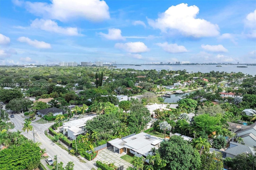 For Sale: $2,200,000 (4 beds, 4 baths, 2060 Square Feet)