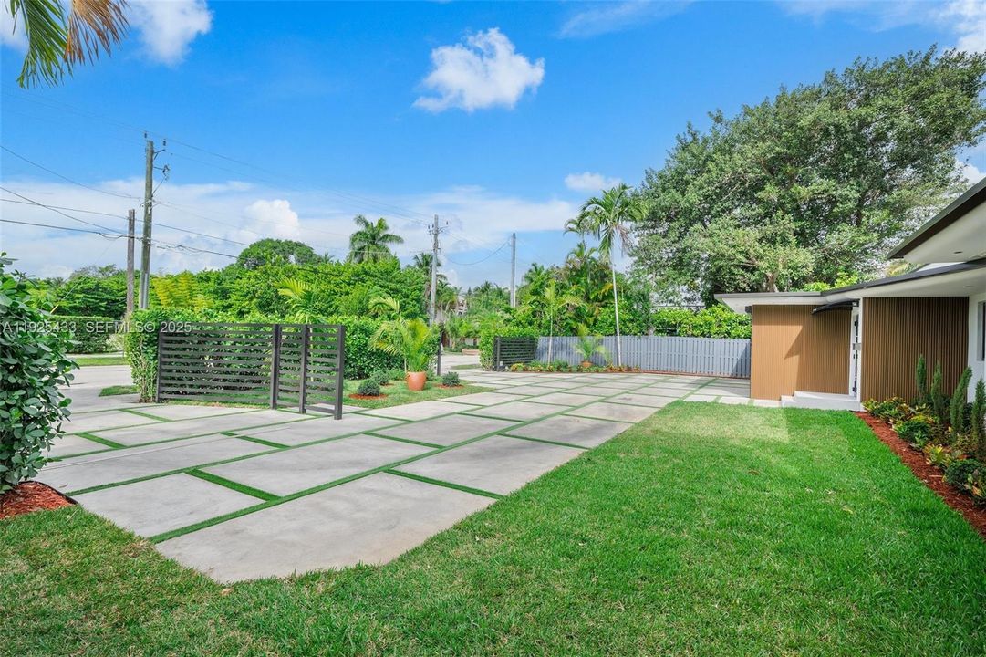 For Sale: $2,200,000 (4 beds, 4 baths, 2060 Square Feet)