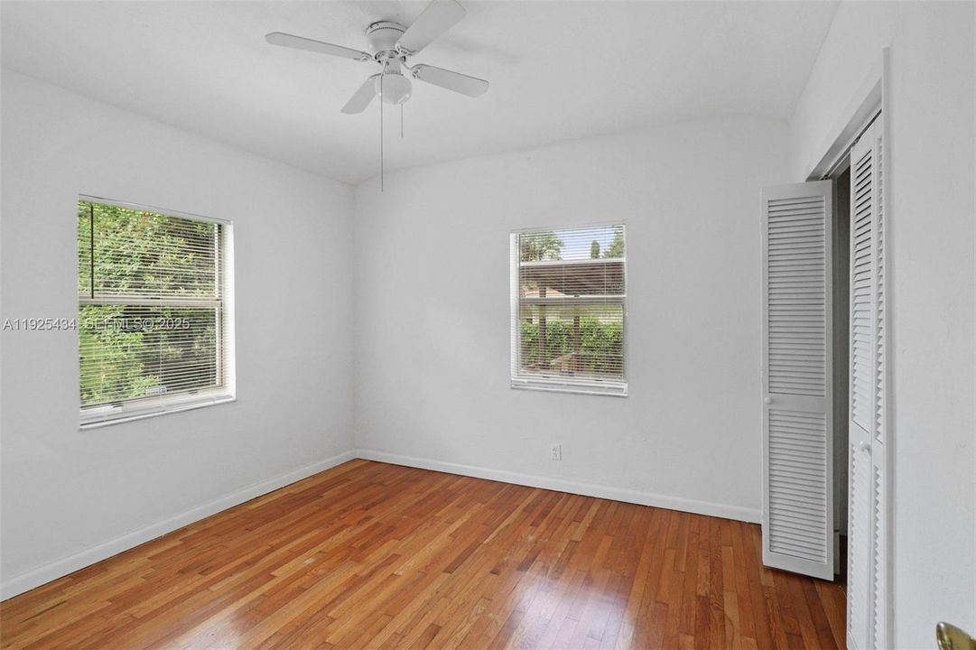 В аренду: $3,700 (3 спален, 2 ванн, 1235 Квадратных фут)