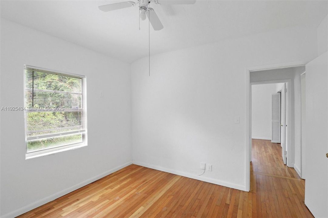 В аренду: $3,700 (3 спален, 2 ванн, 1235 Квадратных фут)