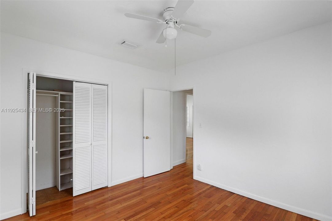 В аренду: $3,700 (3 спален, 2 ванн, 1235 Квадратных фут)