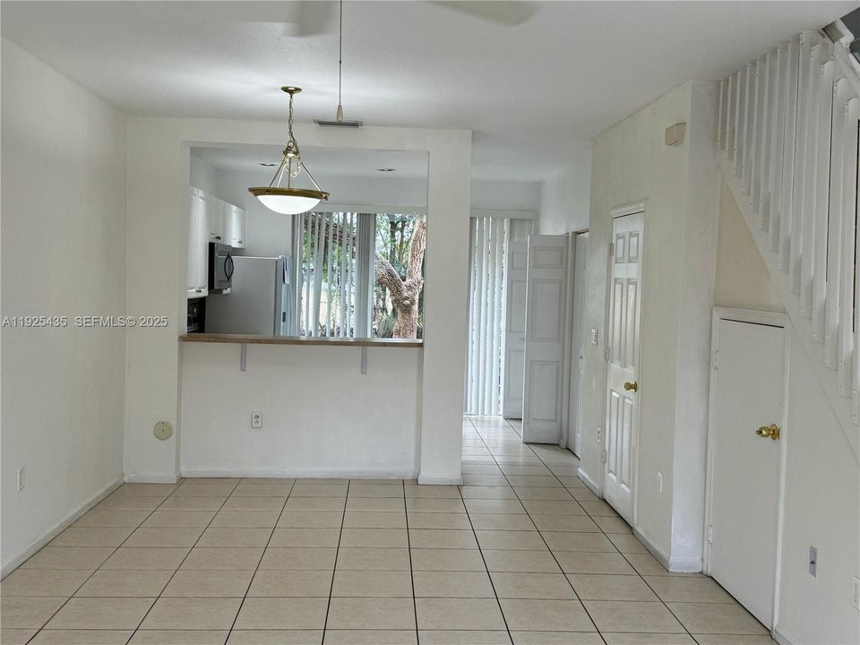 For Sale: $370,000 (2 beds, 2 baths, 1280 Square Feet)
