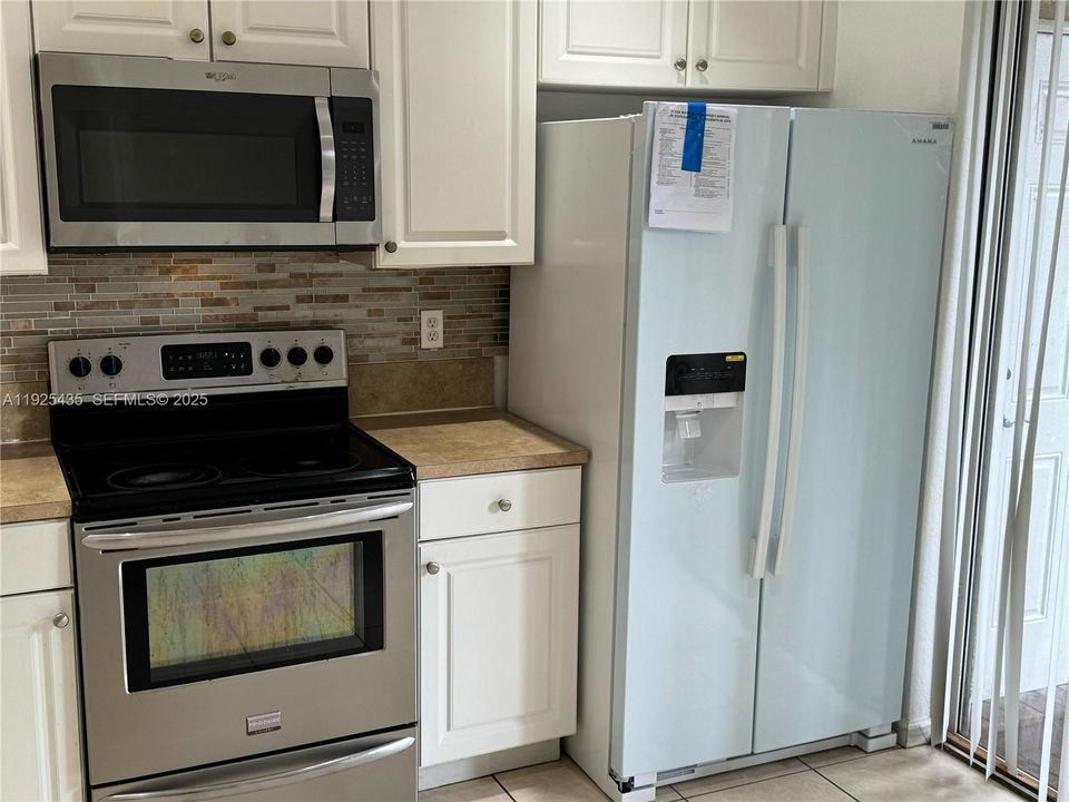 For Sale: $370,000 (2 beds, 2 baths, 1280 Square Feet)