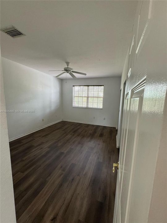 For Sale: $370,000 (2 beds, 2 baths, 1280 Square Feet)