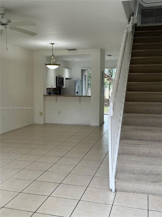 For Sale: $370,000 (2 beds, 2 baths, 1280 Square Feet)