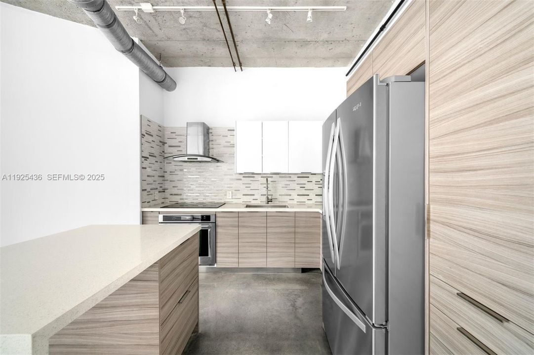 出租: $3,300 (2 贝兹, 2 浴室, 1009 平方英尺)