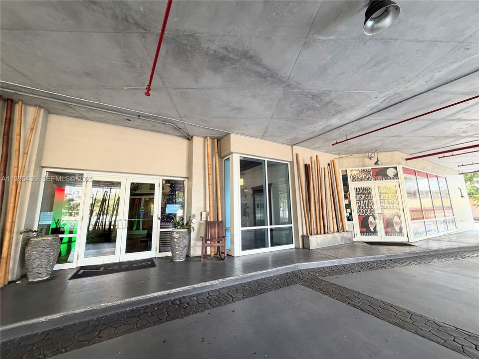 出租: $3,300 (2 贝兹, 2 浴室, 1009 平方英尺)