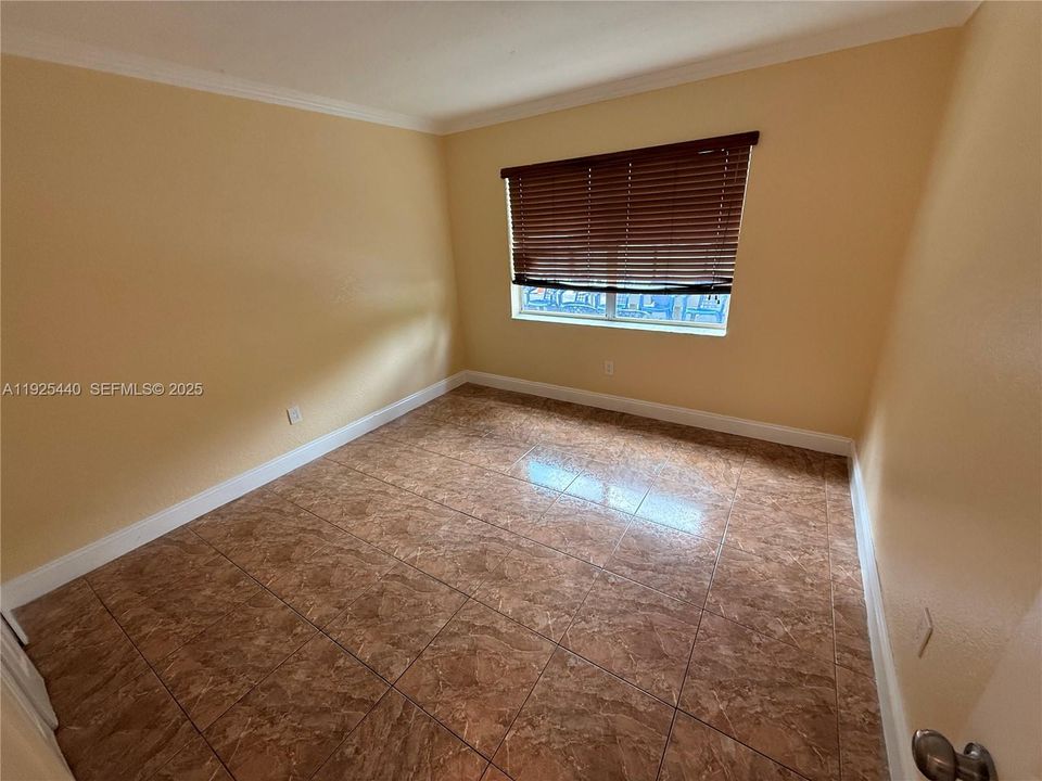 For Rent: $1,950 (2 beds, 1 baths, 780 Square Feet)