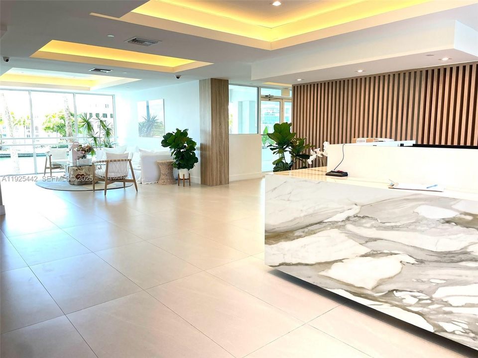 For Sale: $790,000 (2 beds, 2 baths, 970 Square Feet)