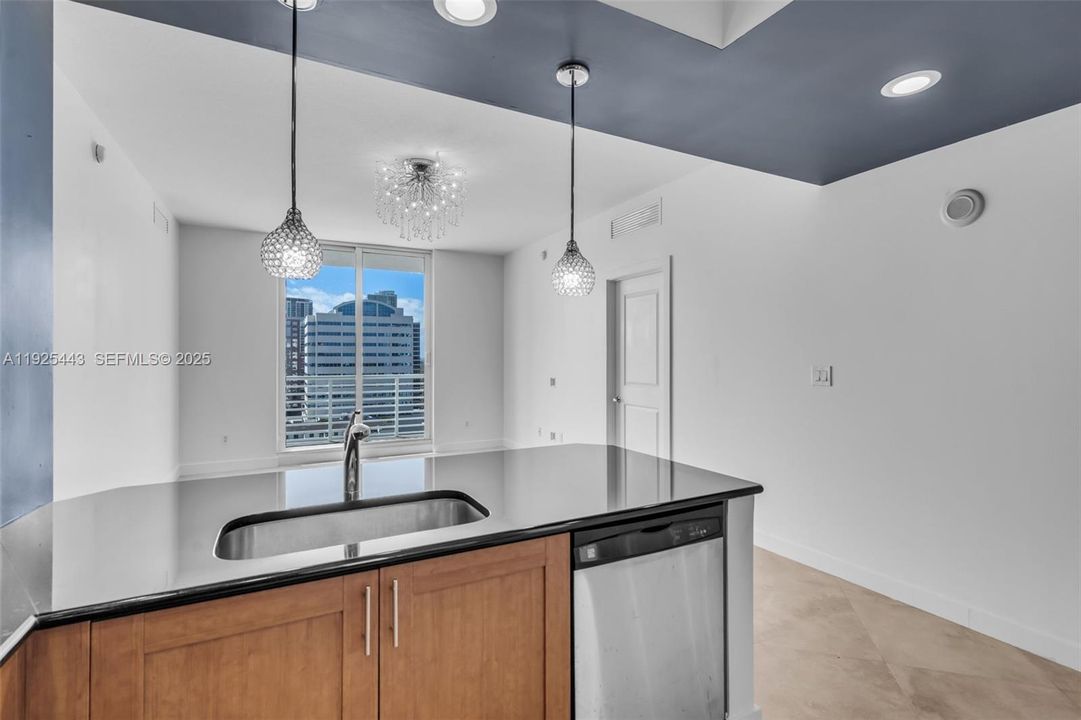 For Sale: $510,000 (2 beds, 2 baths, 1072 Square Feet)