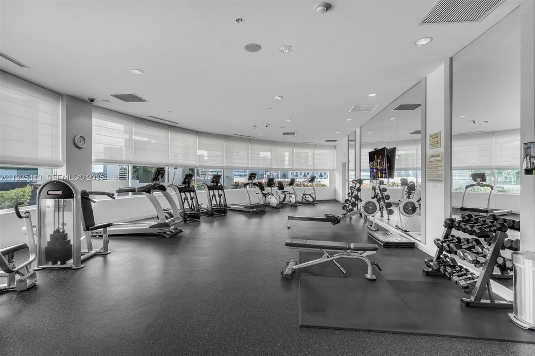 For Sale: $510,000 (2 beds, 2 baths, 1072 Square Feet)