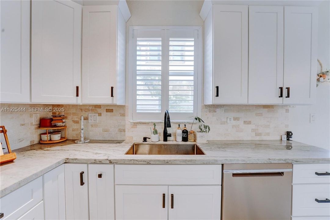 For Sale: $545,000 (3 beds, 2 baths, 1758 Square Feet)