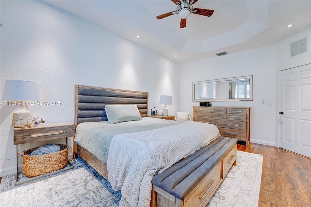 For Sale: $545,000 (3 beds, 2 baths, 1758 Square Feet)