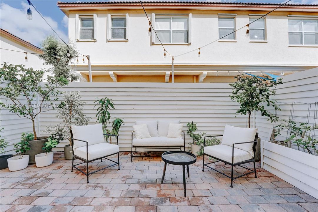 For Sale: $545,000 (3 beds, 2 baths, 1758 Square Feet)