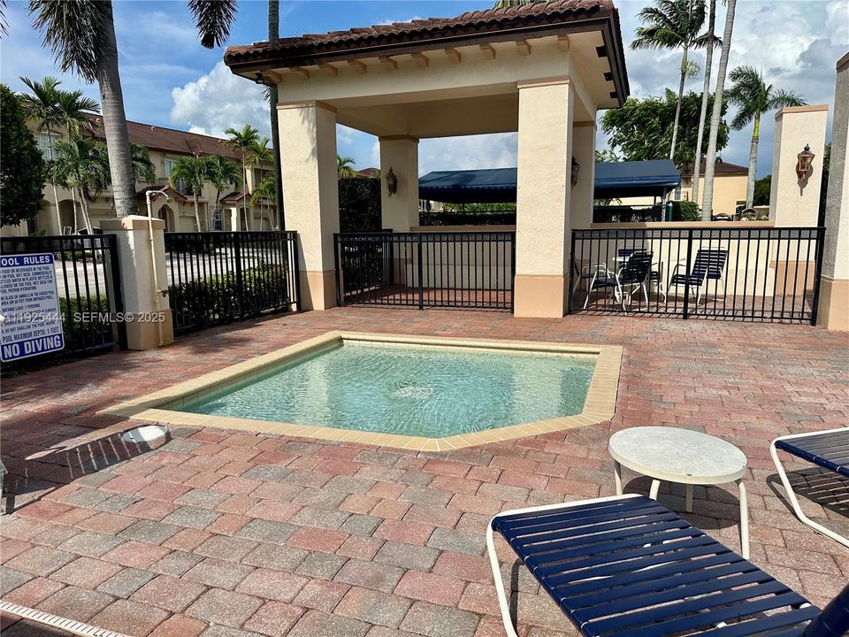 For Sale: $545,000 (3 beds, 2 baths, 1758 Square Feet)