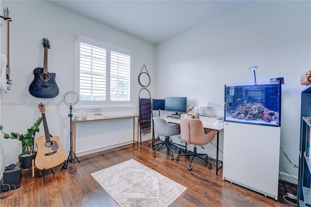 For Sale: $545,000 (3 beds, 2 baths, 1758 Square Feet)