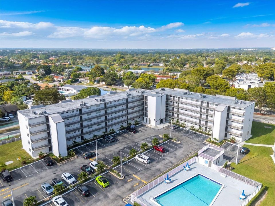 На продажу: $240,000 (3 спален, 2 ванн, 1166 Квадратных фут)