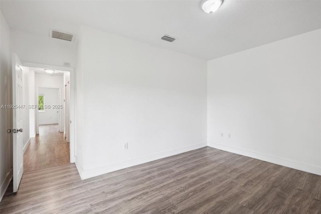 На продажу: $684,900 (4 спален, 2 ванн, 1633 Квадратных фут)