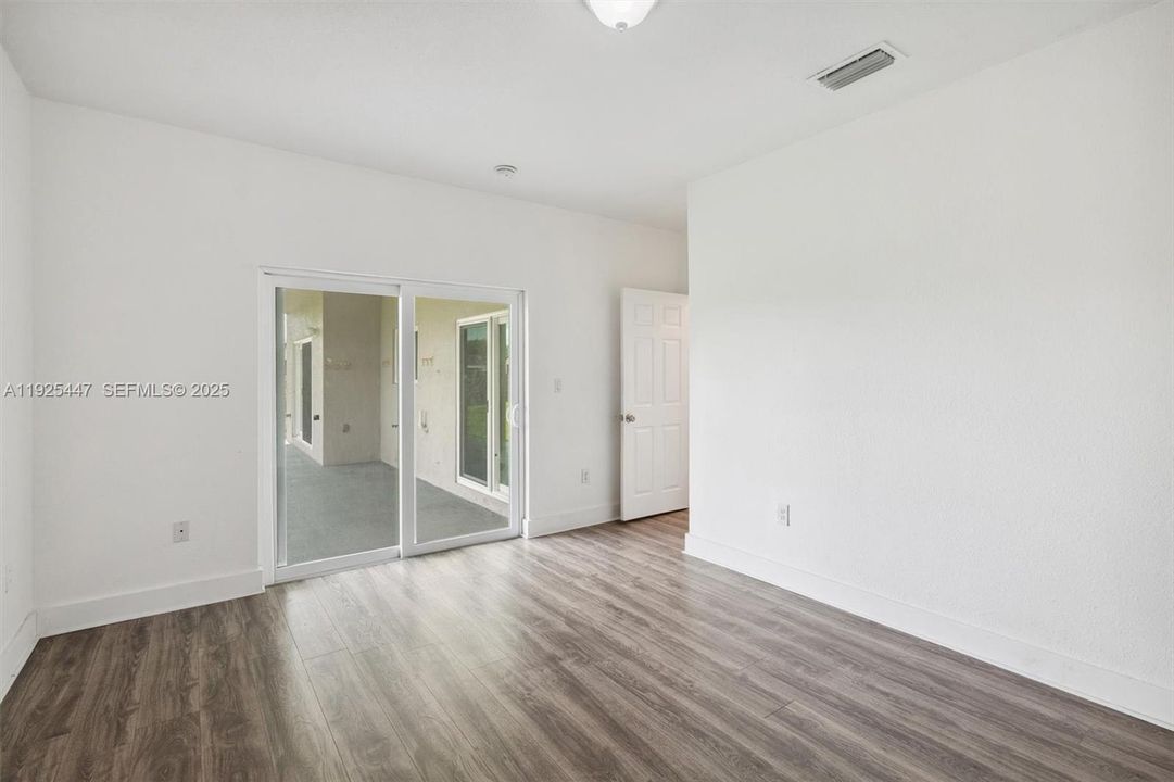 На продажу: $684,900 (4 спален, 2 ванн, 1633 Квадратных фут)