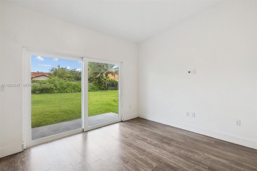 На продажу: $684,900 (4 спален, 2 ванн, 1633 Квадратных фут)